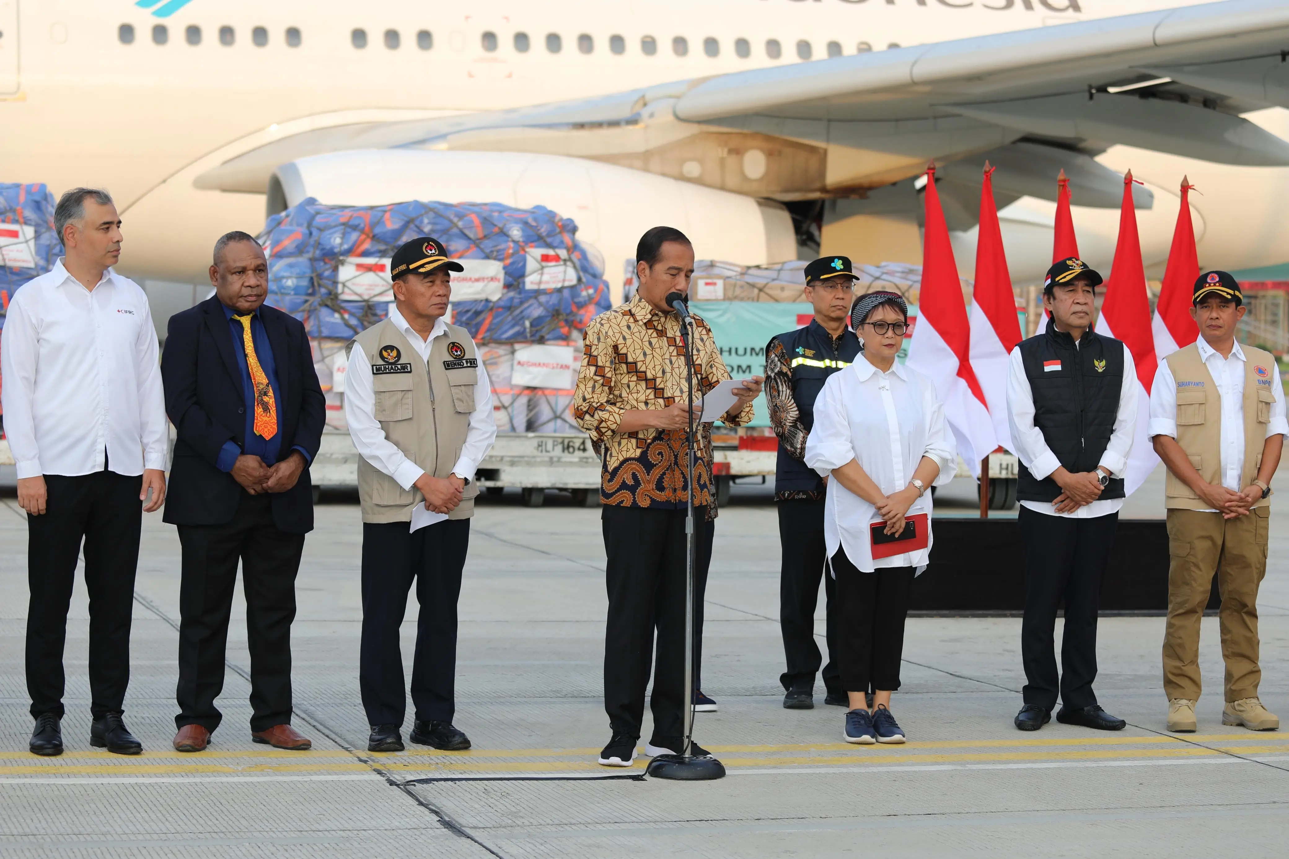 Presiden Joko Widodo Lepas Bantuan Kemanusiaan RI untuk Papua Nugini dan Afghanistan